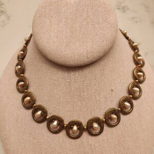 Vintage necklace with pearls